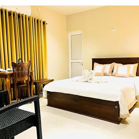 Ceylon Kingsmen Garden Hotel - Katunayake Negombo Exteriér fotografie